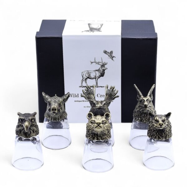 bG9jYWw6Ly9tZWRpYS8xUC9DRS82MFIzMEMxSjY0UktDRTFQL2RhNjc4ODU4LmpwZw.jpg Conjunto regalo de 6 vasos de chupito (50 ml) - Criaturas Salvajes del Bosque - Bronce antiguo