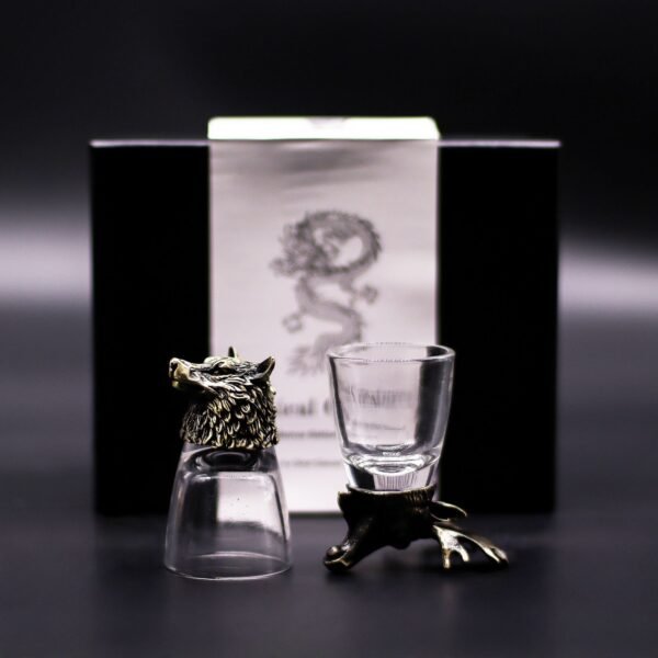 bG9jYWw6Ly9tZWRpYS8xUS9DRS82MFIzMEMxSjY0UktDRTFRLzI3MDE1YTI4LmpwZw.jpg Conjunto regalo de 6 vasos de chupito (50 ml) - Criaturas Salvajes del Bosque - Bronce antiguo