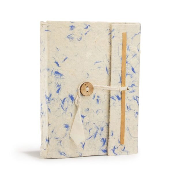 bG9jYWw6Ly9tZWRpYS8xUy82Qy82MFIzMEMxSjY4UzM2QzFTL2EwZTNiY2YxLmpwZw.jpg Cuaderno de algodón azul mixto Lokta grande (15x12 cm) - 45 hojas